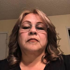 Meet your Posher, Claudia